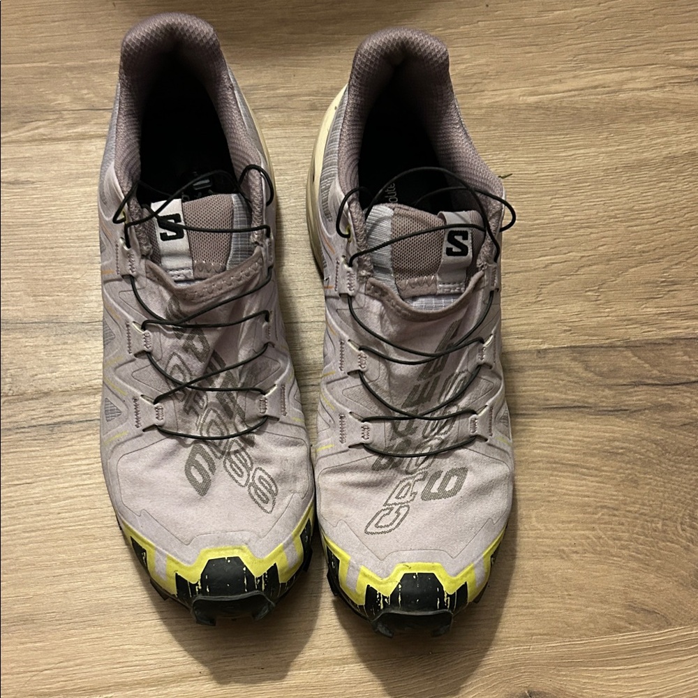 Salomon Women’s Trail Running Shoes in Light purple with Yellow Accents